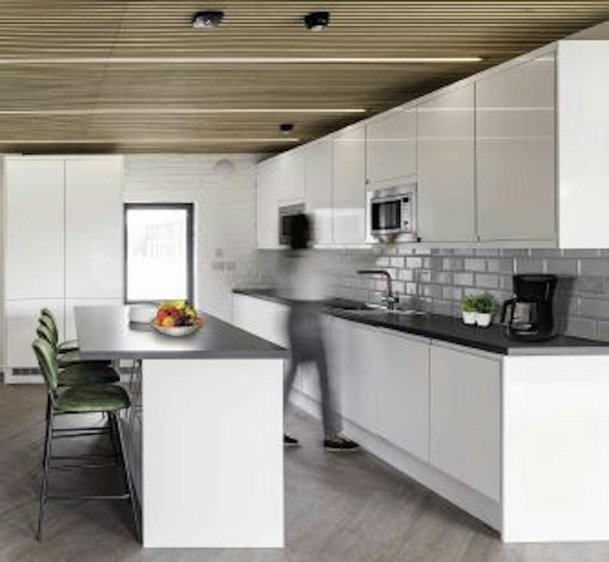 52d2bd2fb9c2129e9ae5c376aaee81cd kitchen.JPG
